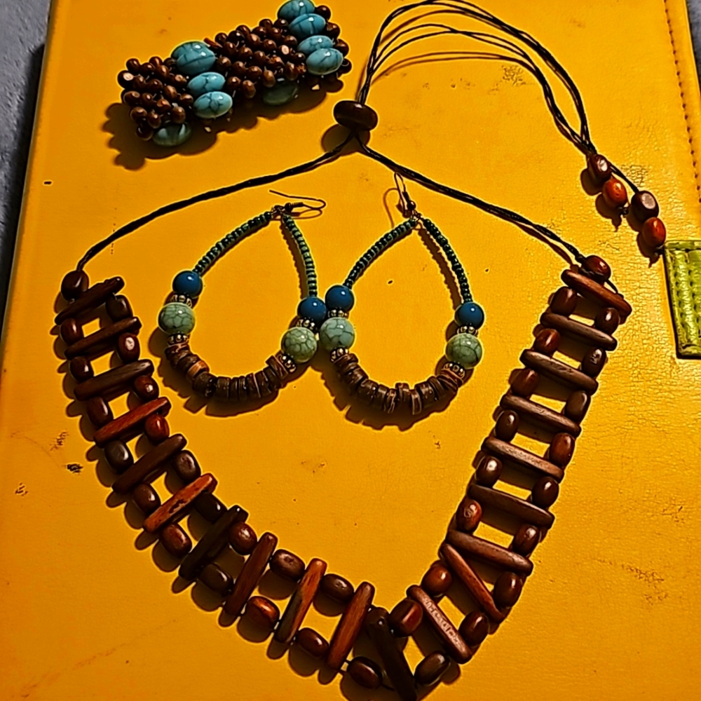 Handcrafted 3pc Necklace, Bracelet & Earring Set, Turquoise & Natural Wood